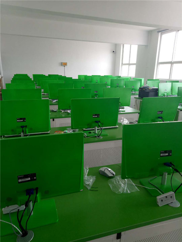 學校教學設備:計算機