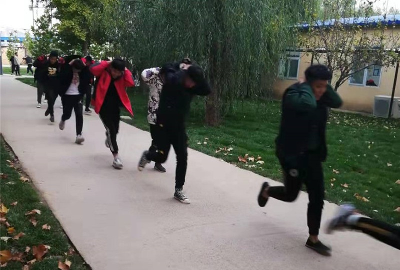 2019年下半學(xué)期汽修學(xué)院防震演練