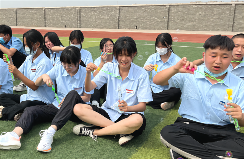 2022級新生暑期夏令營系列活動——袋鼠跳