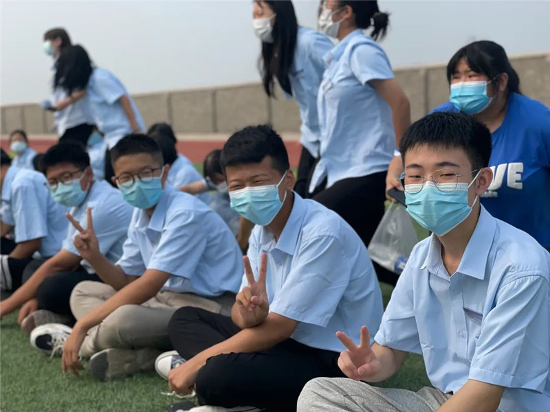 2022級(jí)新生夏令營系列活動(dòng)——乒乓球接力