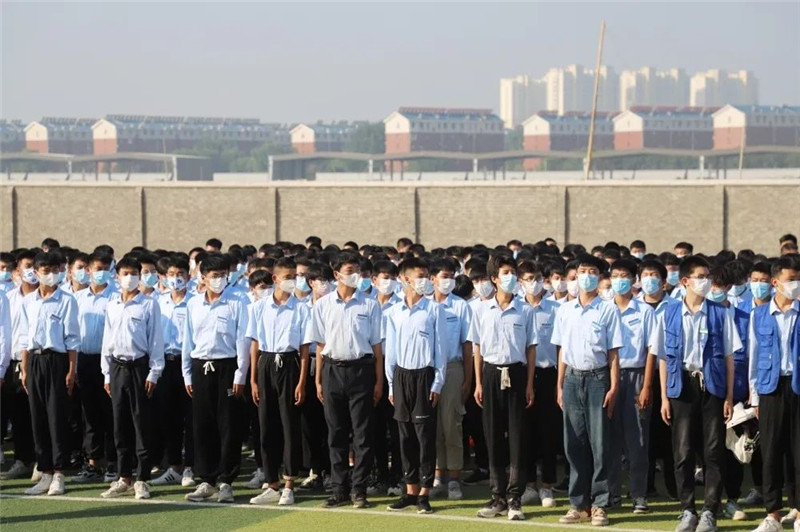 拼搏挑戰(zhàn) 超越自我丨2022級(jí)新生秋季軍訓(xùn)動(dòng)員大會(huì)